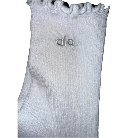 New 2 Pr. ALO Curly Lettuce Edge/Ruffled Socks Pink White Sz M Valentines Barbie - Picture 2 of 6